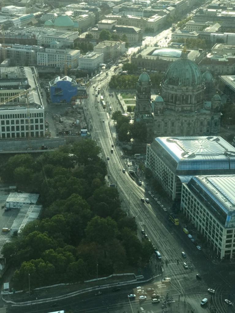 Vue de la Fernsehturm : Berliner Dom